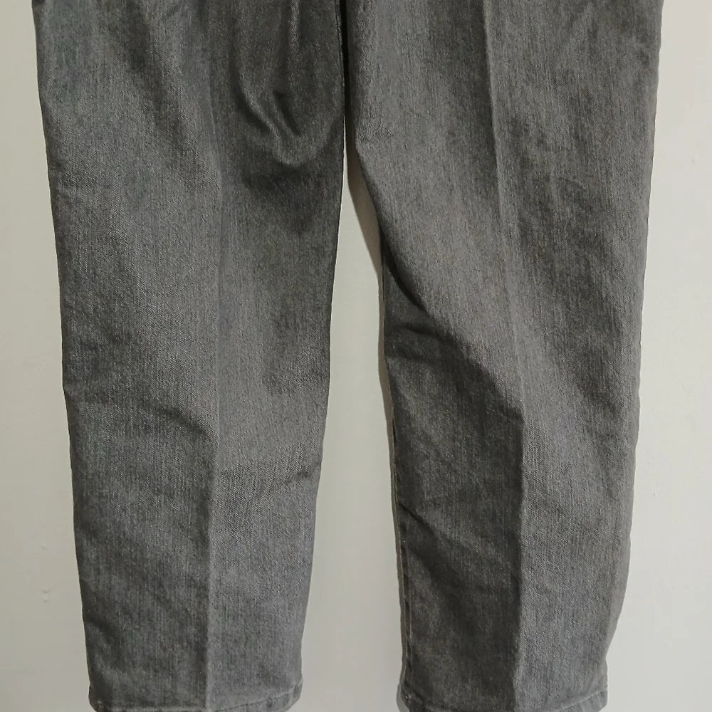 Gloria Vanderbilt Ladies Amanda Gray Jeans. Size 14 Short - Picture 7 of 12